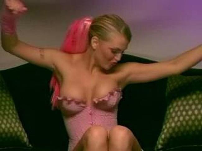 16P Naughty babe Willa Ford in glamour photo shots