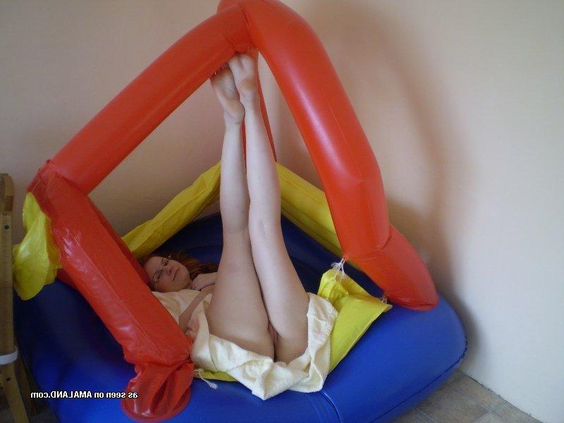 15P Slutty wife licking and sucking a stiff cock