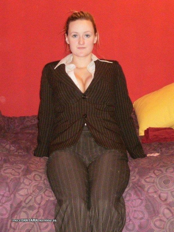 10P MILF strips off her office clothes and poses naked