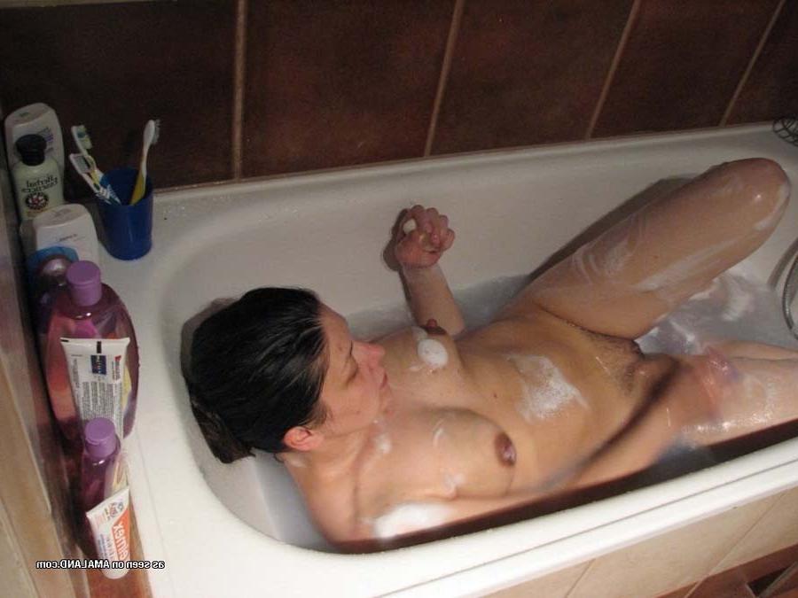 16P Schöne Galerie von zwei frechen, geilen Amateur-Hausfrauen