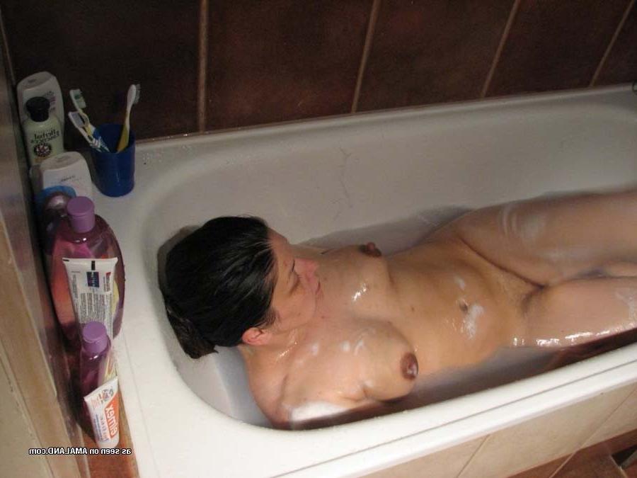 16P Schöne Galerie von zwei frechen, geilen Amateur-Hausfrauen