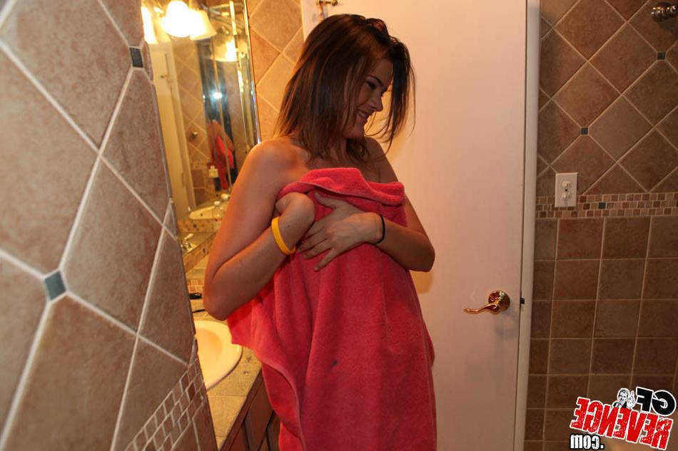 6P Hot cheerleader outfit round but blowj job in bed