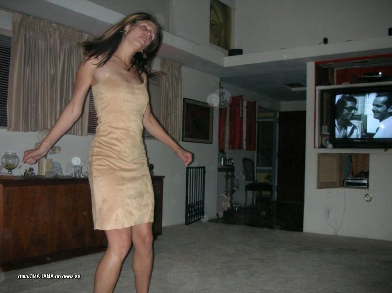 6P Collection of a slutty MILF spreading her legs for her hubby