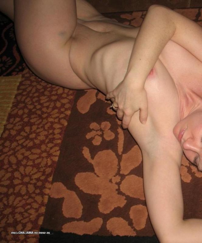 15P Compilation of a naked wife posing and teasing with a pillow