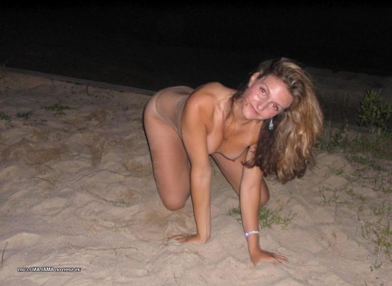 16P Gorgeous hot naughty sexy MILF in skanky poses