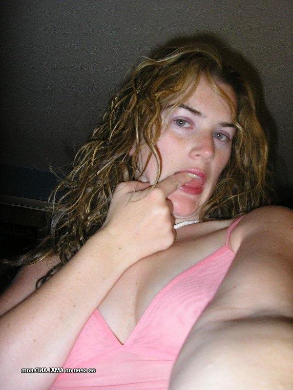 15P Slutty blonde MILF self-shooting topless for hubby