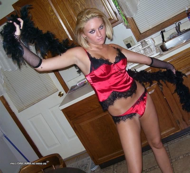15P Slutty MILF in lingerie flashing her nice tits