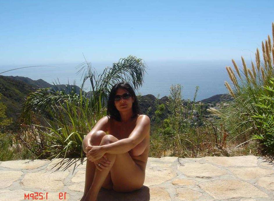 15P Pictures of two housewives exposing their breasts