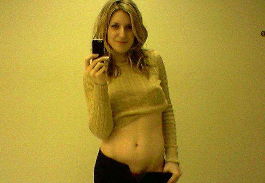 15P Hot housewives in naughty pics