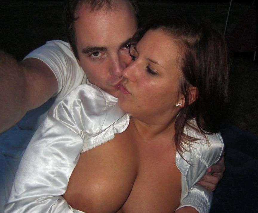 15P Pictures of a kinky heavy-chested housewife