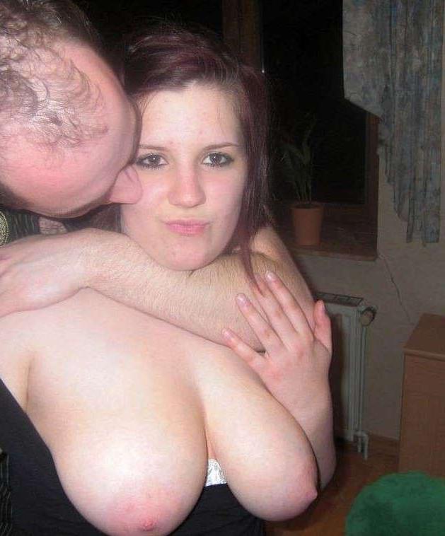 15P Pictures of a kinky heavy-chested housewife