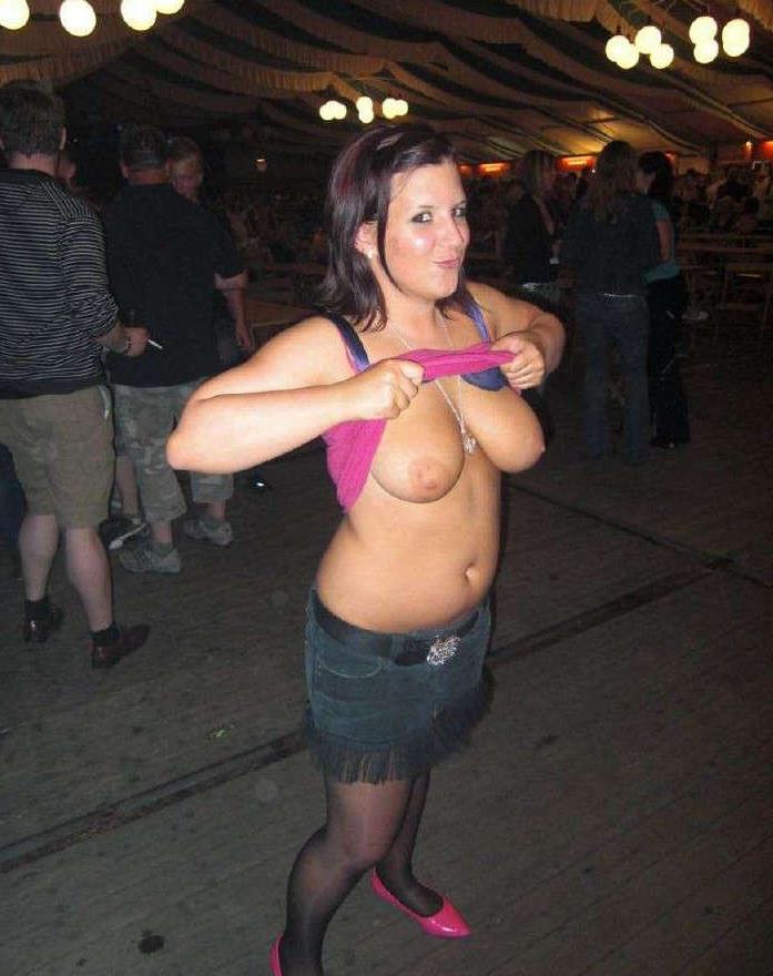 15P Pictures of a kinky heavy-chested housewife