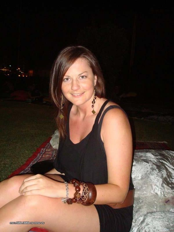 16P Pictures of hot and sexy wives