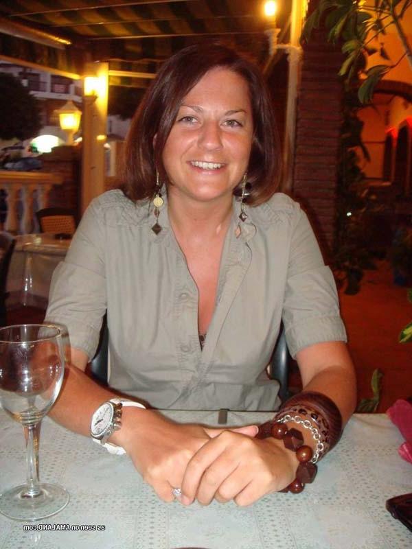 16P Pictures of hot and sexy wives