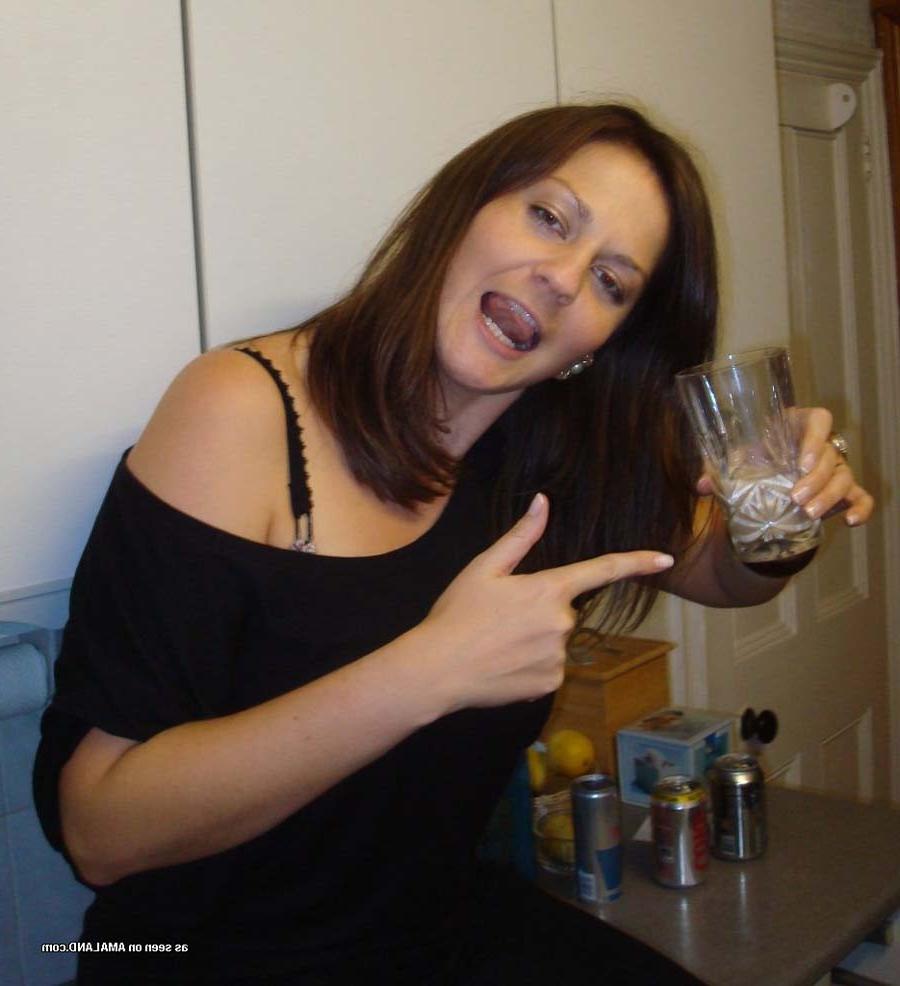 16P Pictures of hot and sexy wives