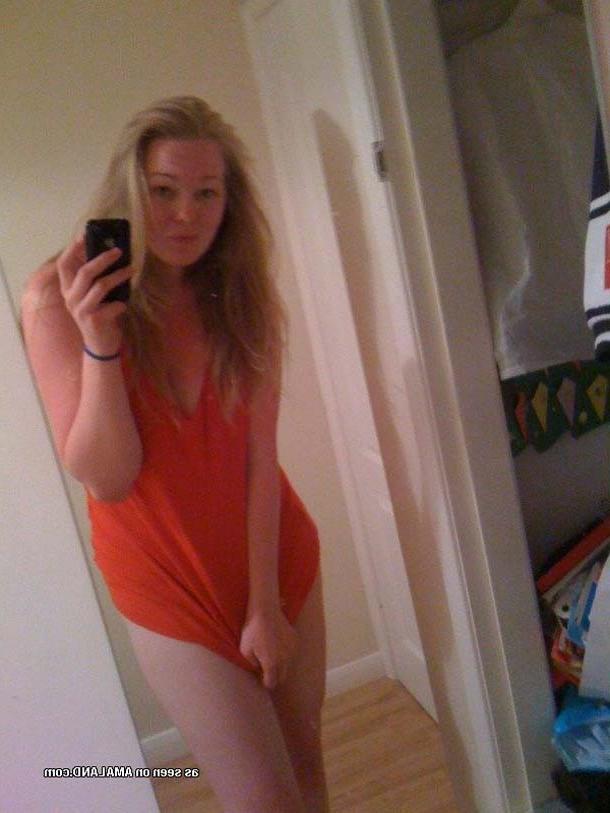 16P Collection of some naughty wives' naked photos
