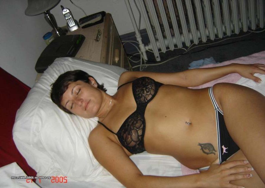 16P Collection of some naughty wives' naked photos