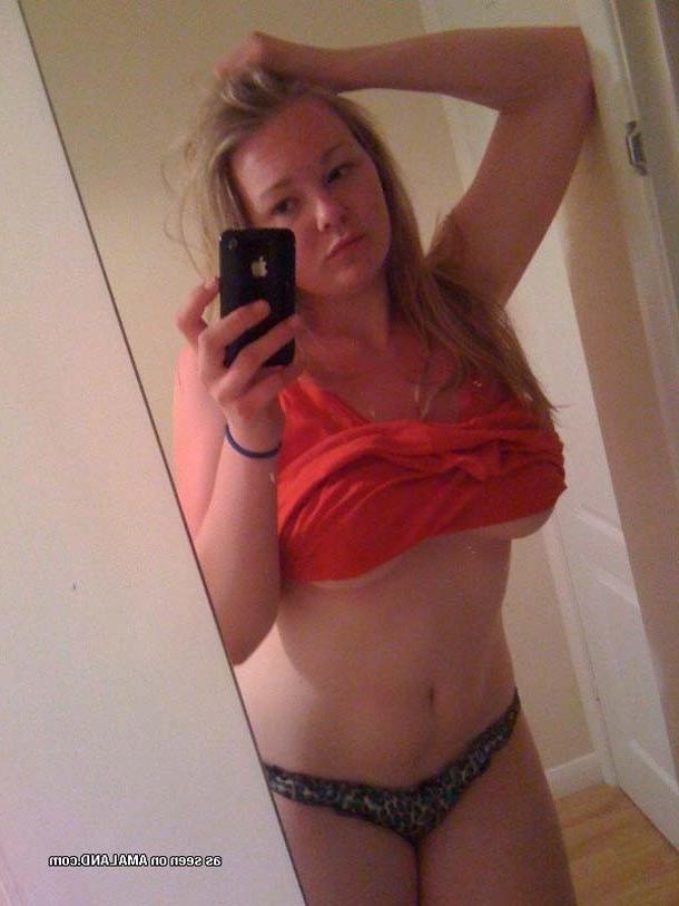 16P Collection of some naughty wives' naked photos