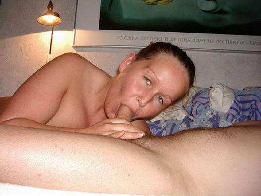 15P Pictures of a housewife sucking a cock and made it cum
