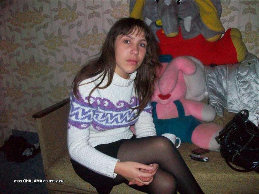 16P Collection of a hot housewife's selfpics for her hubby