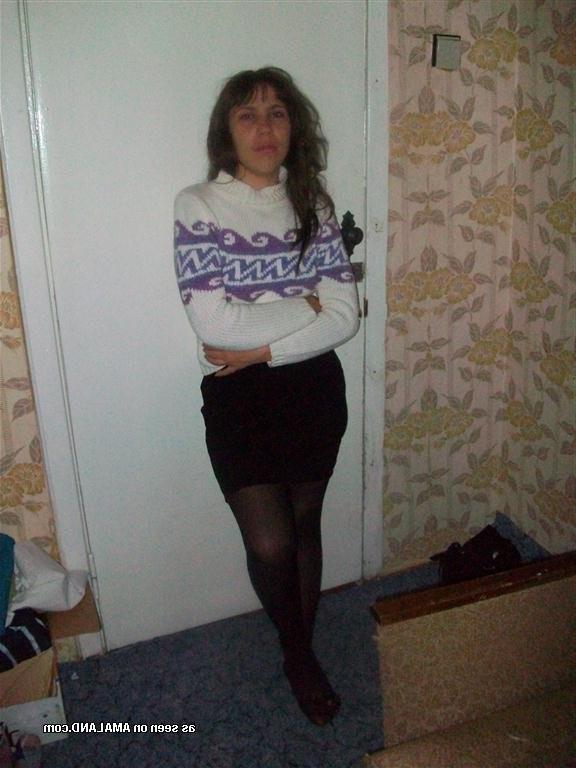 16P Collection of a hot housewife's selfpics for her hubby