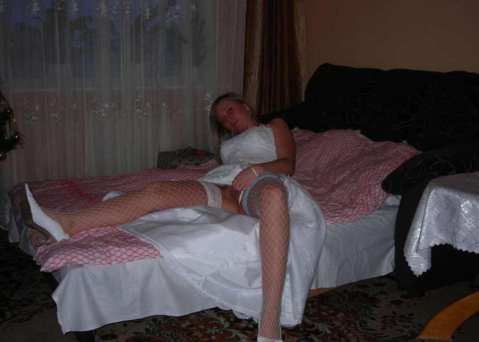 15P Horny wives self-shooting naked