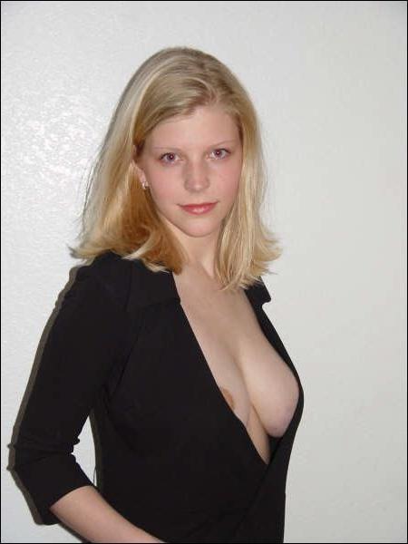 15P Hot MILF strips