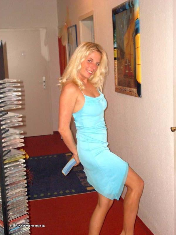 16P Picture compilation of slutty amateur housewives