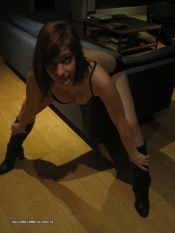 16P Pictures of hot and sexy MILFs