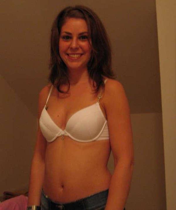 15P Pictures of a lovely vacation with a kinky MILF