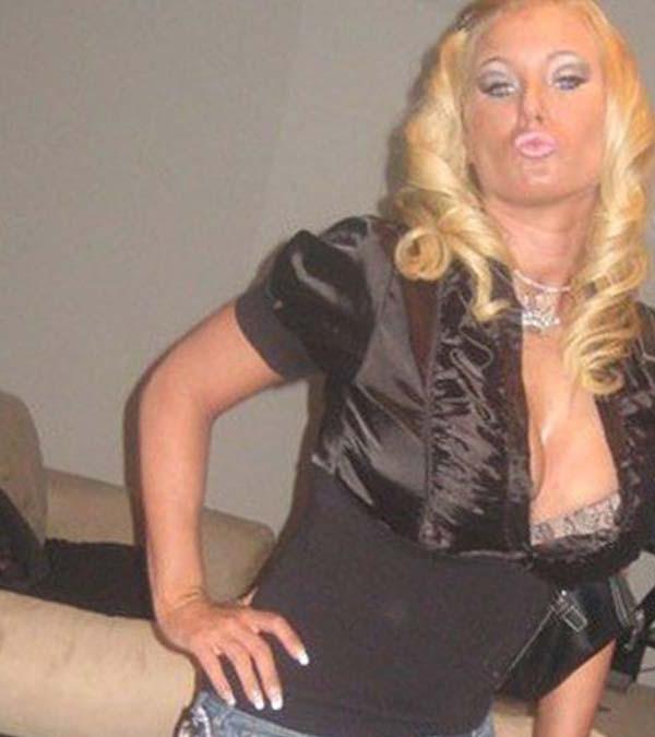 15P Pictures of wild and horny housewives