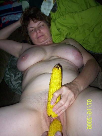15P Dildo-crazy housewives