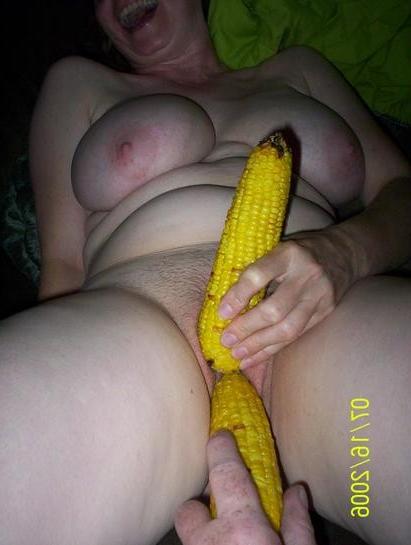 15P Dildo-crazy housewives