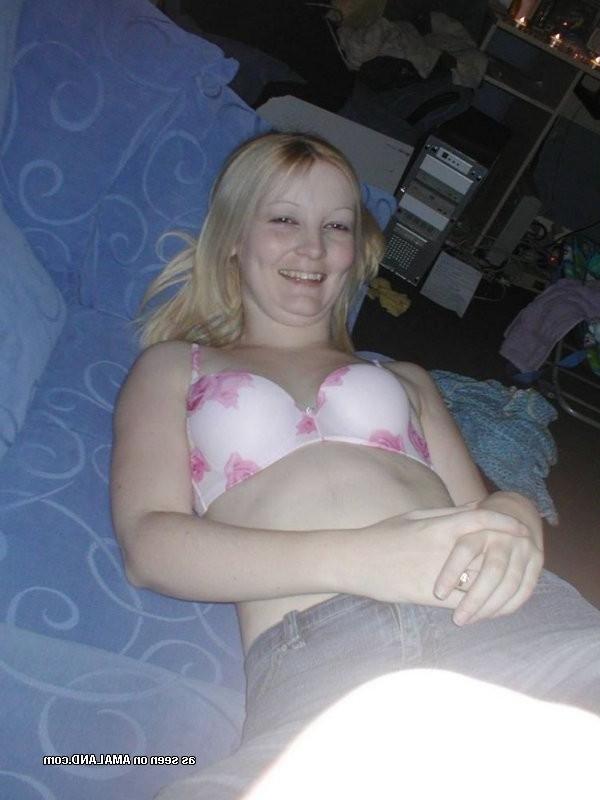 16P Picture compilation of wives who are itching for fuck buddies