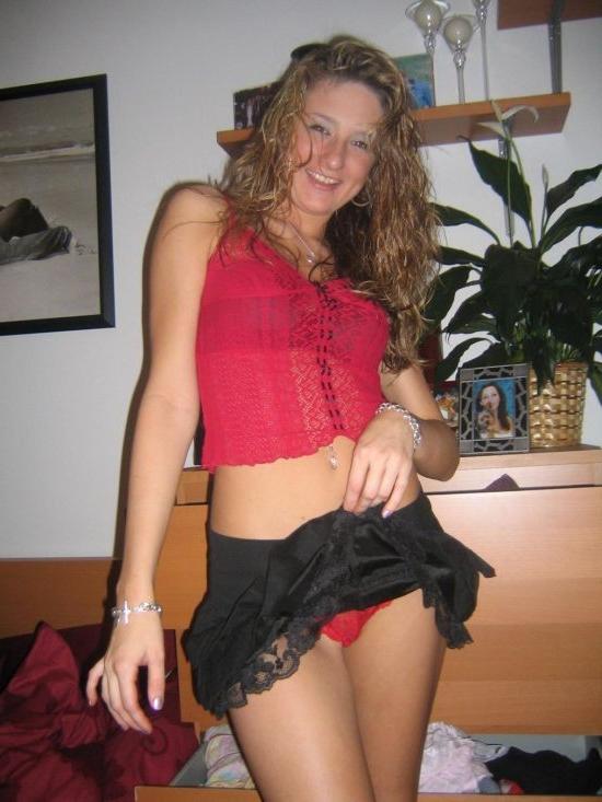 15P Photos of hot and kinky amateur wives