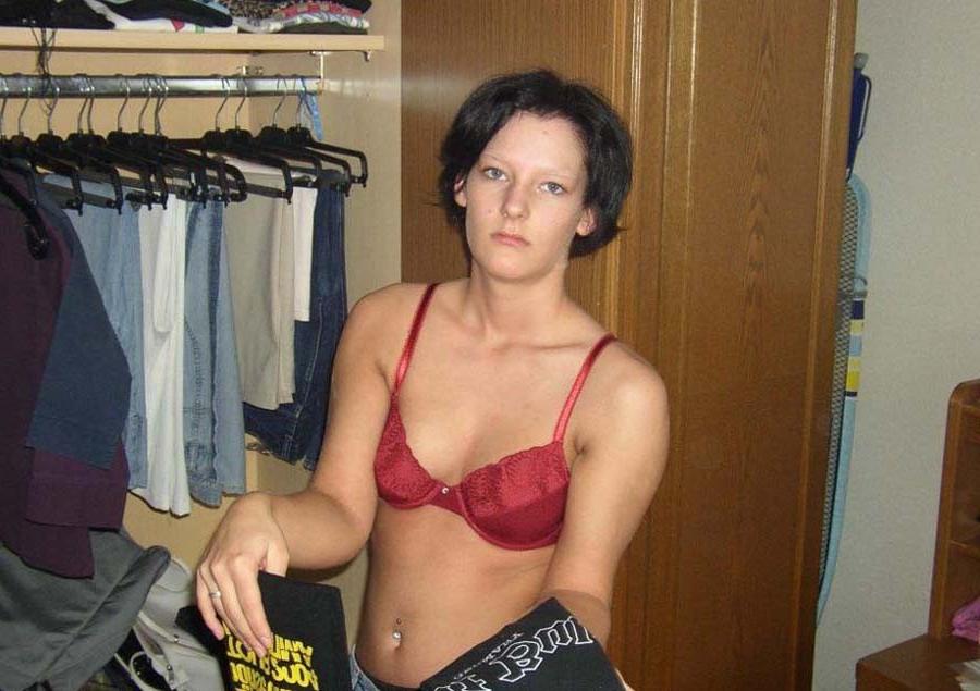 15P Pictures of a hot wife in her black and red lingerie