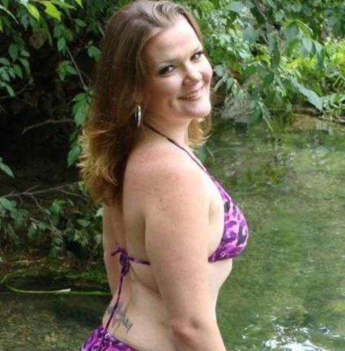 15P Pictures of gorgeous sexy MILFs