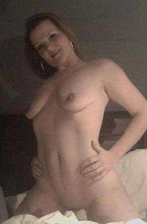 15P Pictures of gorgeous sexy MILFs