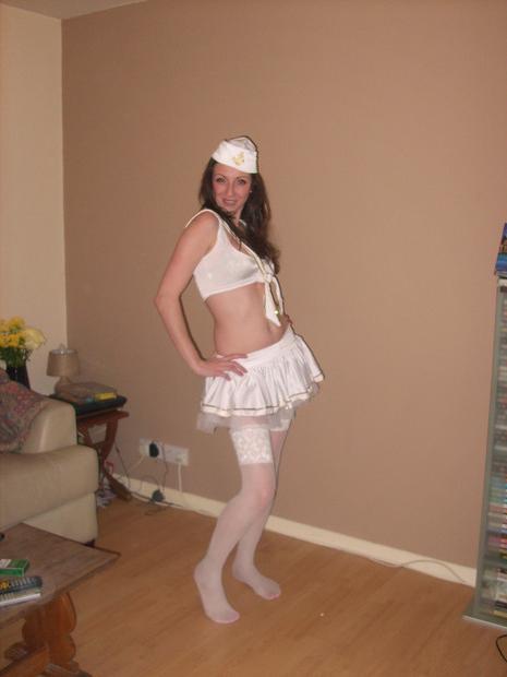 15P Photos of a hot wife showing off her sexy body