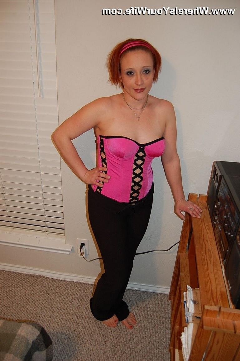 11P Chubby sexy wife Heidi loves being watched while stripping