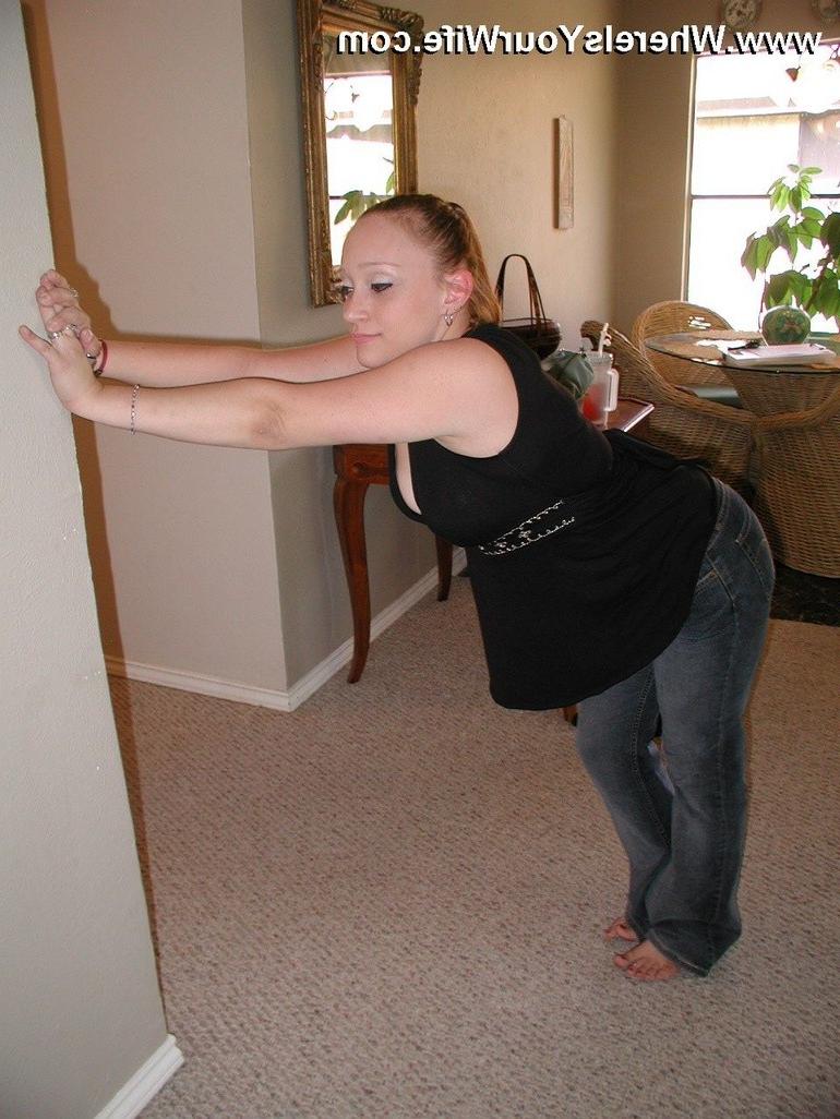 11P Chubby sexy wife Heidi loves being watched while stripping