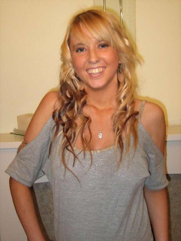 15P Pictures of hot MILFs displaying their breasts