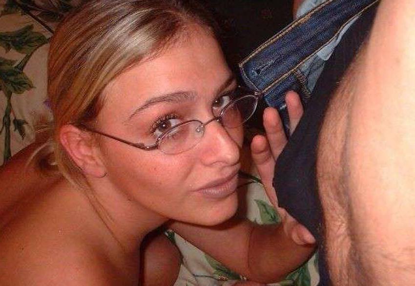 15P Pictures of naughty housewives in the block