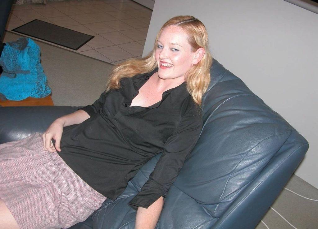 18P Collection of various sexy and naughty MILFs