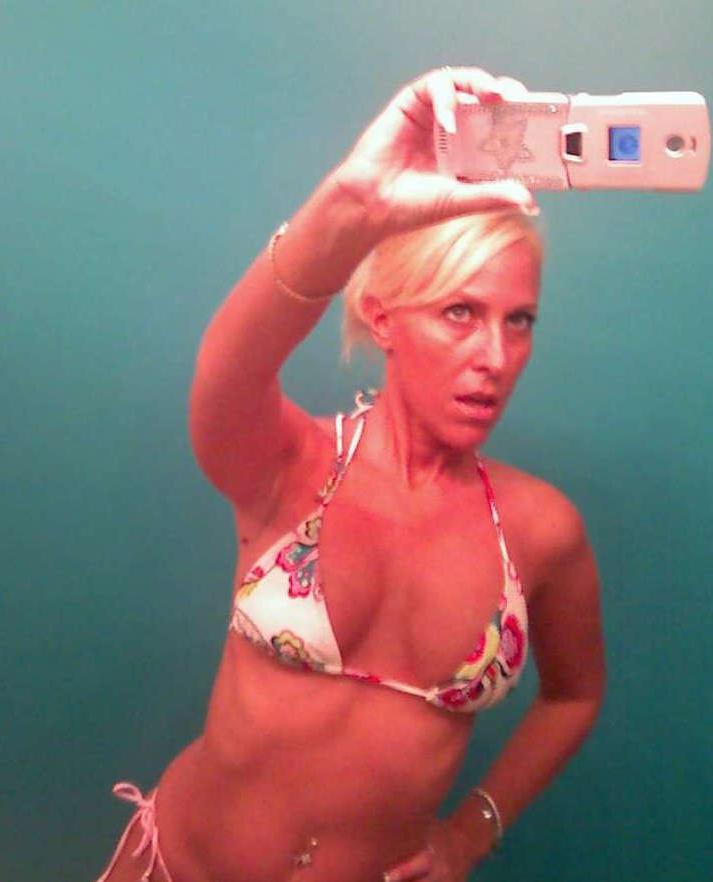 15P Pictures of a blonde housewife gone wild