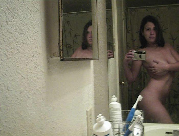 15P Pictures of a naughty big-tittied housewife