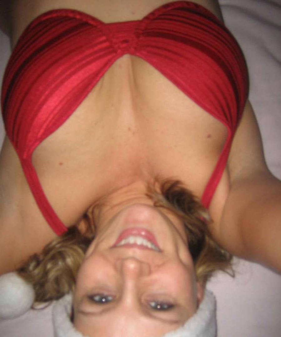 15P Pictures of sexy and naughty MILFs