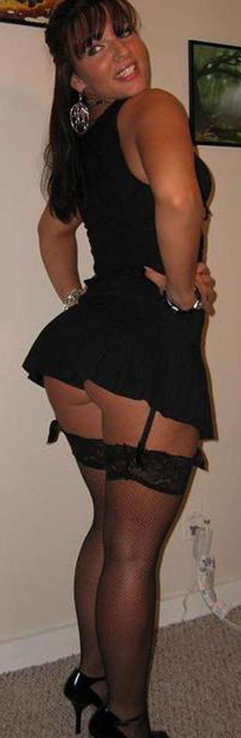 15P Pictures of sexy and naughty MILFs