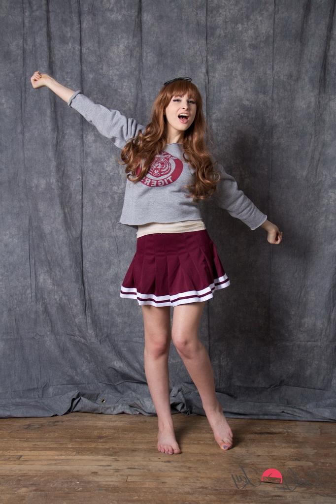 12P Shemale Cheerleader