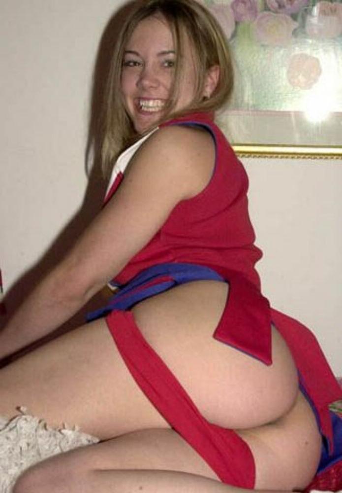 16P Teenie cheerleader gfs posing and fucking